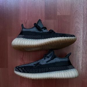Yeezy Carbon 350